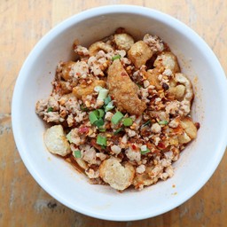 แคปหมูติดมันทรงเครื่อง