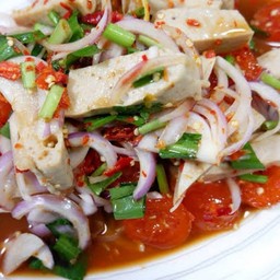 ยำหมูยอไข่แดงเค็ม