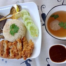 ข้าวมันไก่ทอดพิเศษ