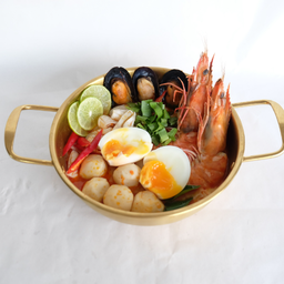 ก๋วยเตี๋ยวต้มยำซีฟู้ดน้ำข้น Seafood Tom Yum noodle