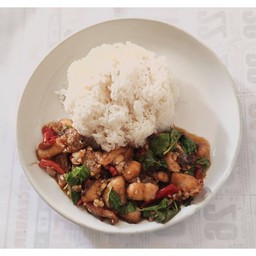 กระเพราปลาแกะทอด  ราดข้าว