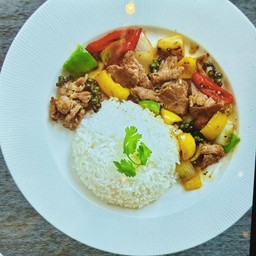 ข้าวผัดเนื้อพริกไทยดำ