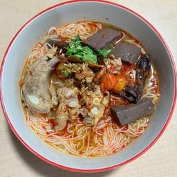 ขนมจีนน้ำเงี้ยว ซี่โครงอ่อน