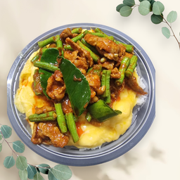ข้าวพริกแกงไก่ชิ้น+ไข่ข้น