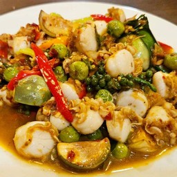 ผัดฉ่าหอยเชลล์