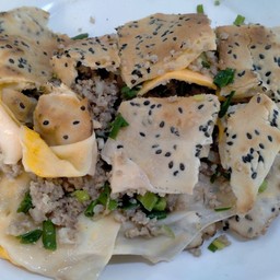 ข้าวเกรียบปากหม้อใส่ไข่(พิซซ่าไข่)