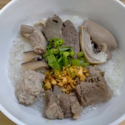 ขัาวต้มซี่โครงหมู รวมเครื่องใน