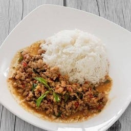 ผัดกะเพราราดข้าว