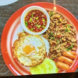 กระเพราถาดหมูสับ
