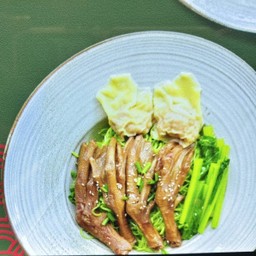 บะหมี่เกี๊ยวสี่ขา