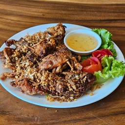 ปูนิ่มทอดกระเทียมพริกไทยดำ