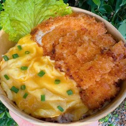 หมูทงคัตสืไข่ขันราดข้าว