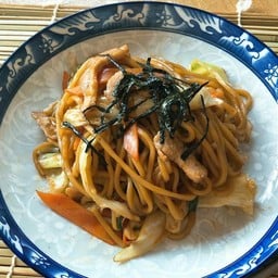 ยากิโซบะหมู