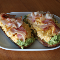Avocado Bacon Egg Toast อโวคาโด เบคอน เอ้ก โทสต์