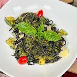 พาสต้าเพสโต้เห็ดและซูกินี