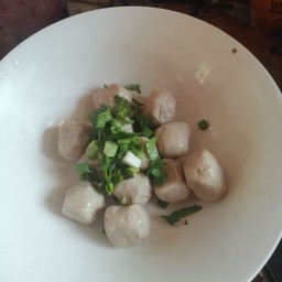 ลูกชิ้นลวก