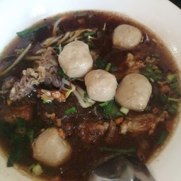 ก๊วยเตี๋ยวลูกชิ้น