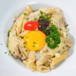 พาสต้าครีมคาโบนาร่าทรัฟเฟิล