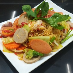 ยำมาม่า รวมมิตร