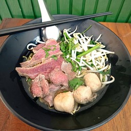ก๋วยเตี๋ยวเนื้อ - น้ำใส