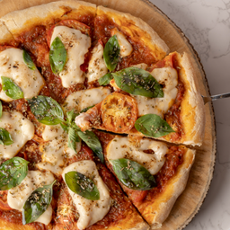 Classic Margherita Pizza (N)                  