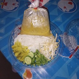 น้ำยาแกงกะทิใต้ไม่มีลูกชิ้น