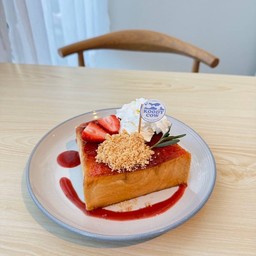 สตอเบอร์รี่ครีมครัมเบิ้ลโทสต์