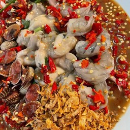 ยำกุ้งสดหอยเเครง หอยนางรม