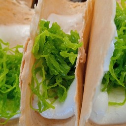 ขนมเบื้อง ไส้ฝอยใบเตย 10ชิ้น