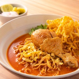 Khao-Soi with Chicken ( ข้าวซอยไก่ )