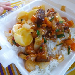 ข้าวผัดเต้าหู้ทรงเครื่อง