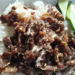 ข้าวเนื้อทอดกระเทียม+ไข่ดาว+เครื่องดื่มเลือกได้    ##ไม่สามารถเปลี่ยนเป็นเมนูอื้นได้นะคะ##