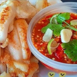 ไข่ปลาหมึกจิ้มซีฟู้ด