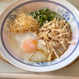 โจ๊กไก่ฉีก ใส่ไข่