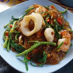 วุ้นเส้นกระเฉด