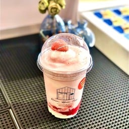 สตรอเบอร์รี่นมสดปั่น