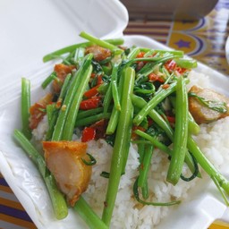 ข้าวผัดผักบุ้ง