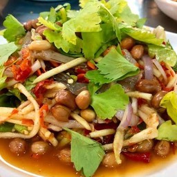 ยำมะม่วงกุ้งสด