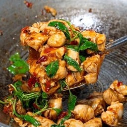 ข้าวกะเพราสองพี่น้อง-นวมินทร์