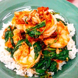 ข้าวกระเพรากุ้ง