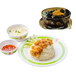 คอมโบข้าวมันไก่ทอด+เฉาก๊วยโบราณ