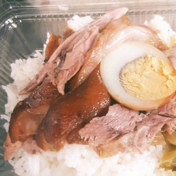 ข้าวขาหมูเนื้อหนัง