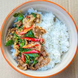 กะเพราเนื้อราดข้าว