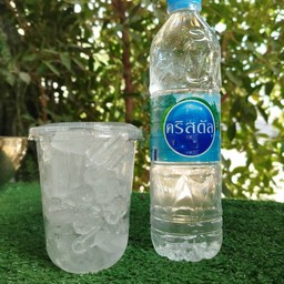 น้ำเปล่า + น้ำแข็ง