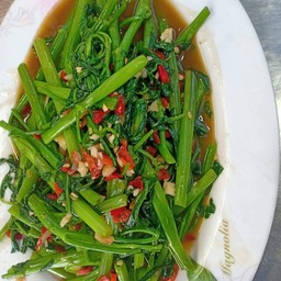 ผัดไฟแดง