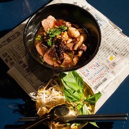 เกาเหลาน้ำตกหมูสด (หมูสด + ตับหมู + ลูกชิ้นหมู)