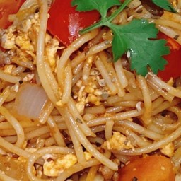 สปาเกตตี้หมูสับผัดพริกแห้ง