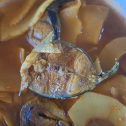 แกงส้มปลาดุกหน่อไม้ดอง