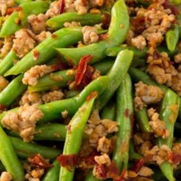 ถั่วแขกผัดพริกแห้งหมูสับ