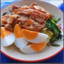 ข้าวขาหมูบางรัก ผัดกะเพราขาหมู Stewed pork leg on rice  ม.รังสิต